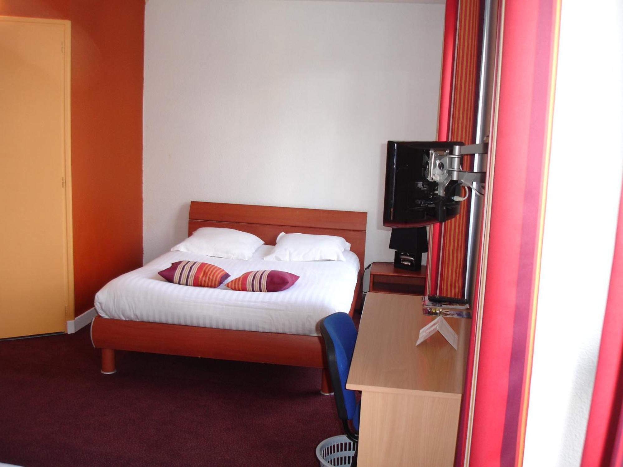 Agape Hotel Niort- Bessines Bilik gambar