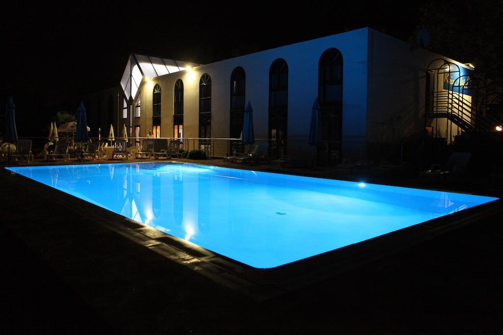 Agape Hotel Niort- Bessines Luaran gambar